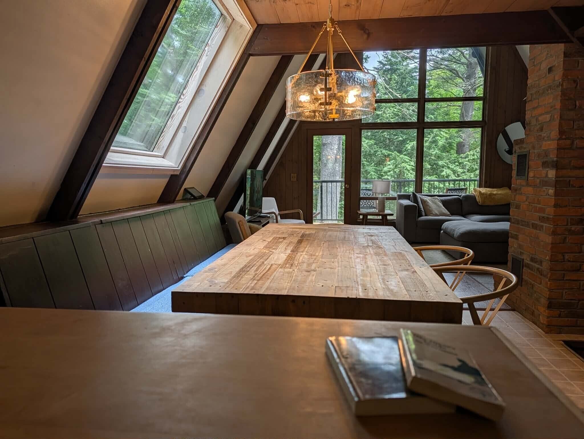 Smart TV, fireplace, offices