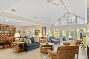 Smart TV - Spacious, 4 Bedroom/3 Bathroom Home in Private Pool Overlooking the Lagoon (Hilton Head Island)