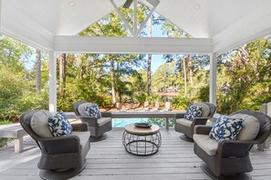 Terrace/patio - Spacious, 4 Bedroom/3 Bathroom Home in Private Pool Overlooking the Lagoon (Hilton Head Island)