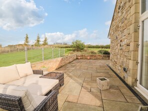 Cottage | Balcony - Fontburn Farmhouse (Morpeth)