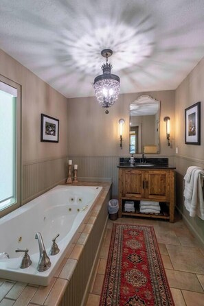Combined shower/bathtub, hair dryer, towels, toilet paper - Breathtaking Lake & Mountain Views & Private Dock. Enjoyable Year Round! (Nebo)