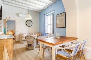 Dining - PATIO Caleta Beach Home by Cadiz4Rentals (Cádiz)
