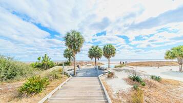 Condo (1 Bedroom) | Property amenity