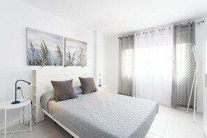 2 soverom, strykejern/-brett, reiseseng for barn og wi-fi