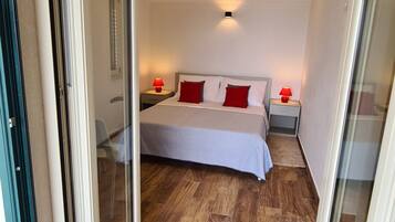 6 Schlafzimmer, BĂŒgeleisen/BĂŒgelbrett, kostenloses WLAN, BettwĂ€sche