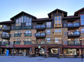 Exterior - SPACIOUS 1st Flr Studio 3 min Walk 2 Slopes, Bike-friendly, Ridgewood #50 (Snowshoe)