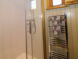 Cottage | Bathroom | Shower