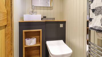 Cottage | Bathroom | Shower