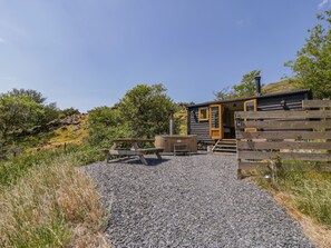 Cottage | Interior - Llethr - Shepherds Hut (Llanbedr)