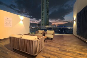 Terrace/patio - Holiday Inn Express Monterrey Fundidora by IHG (Monterrey)