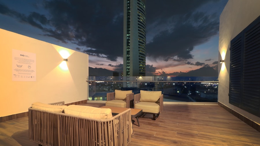 Holiday Inn Express Monterrey Fundidora by IHG