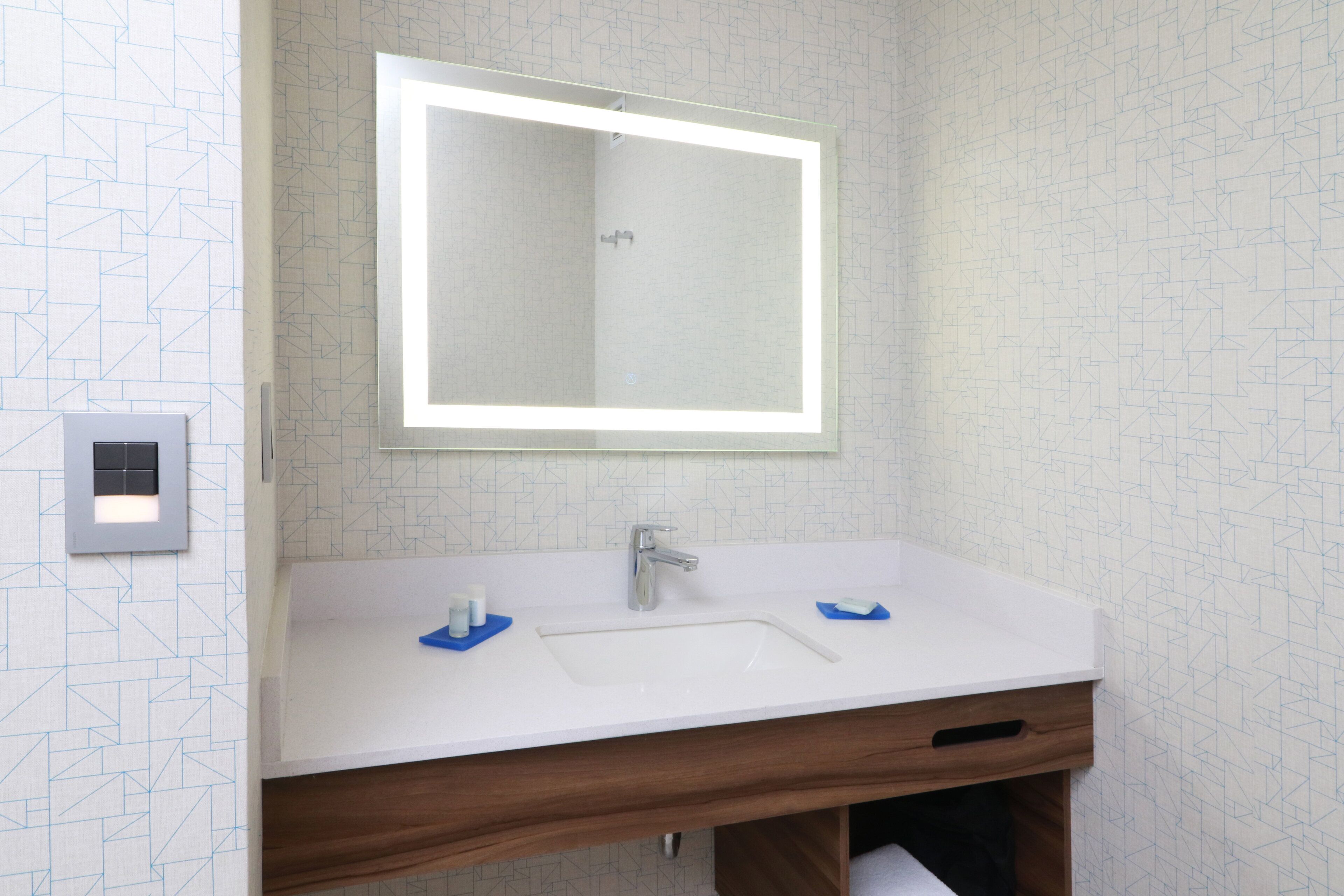 Foto - Holiday Inn Express Monterrey Fundidora by IHG