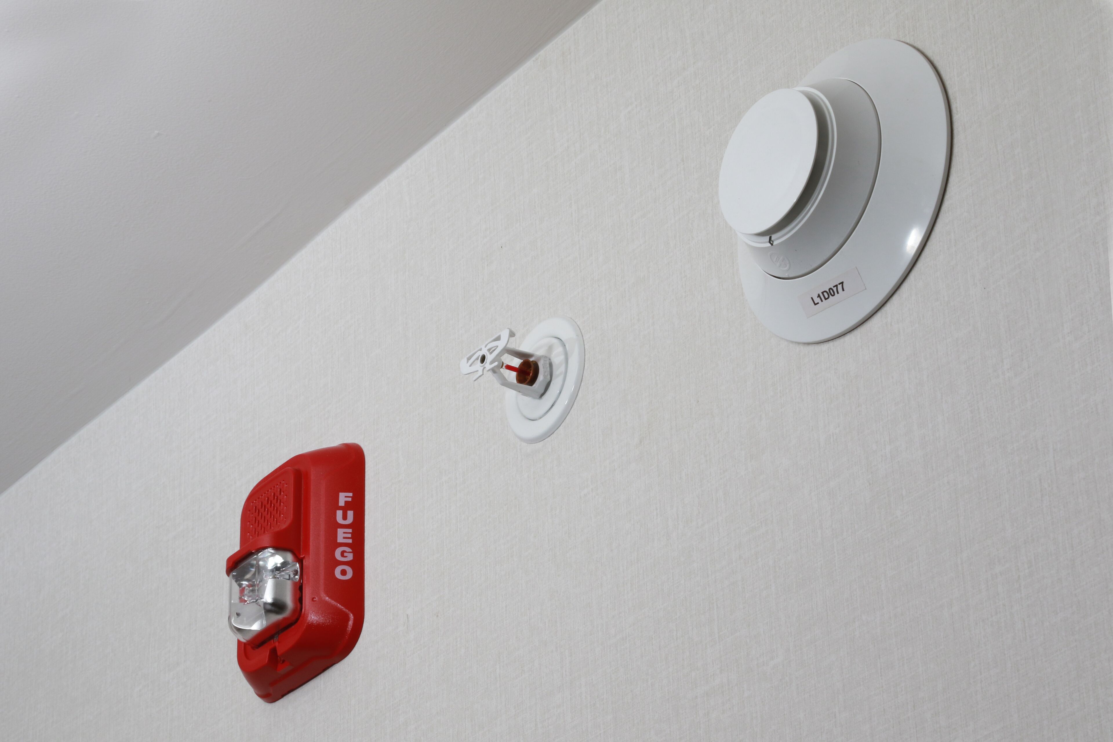 standard room | 1 bedroom, minibar, in-room safe, desk