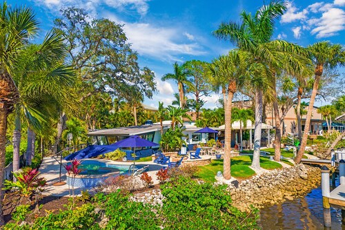 Imperial River VACATION GEM - Best Resort-Like Vacation on the Imperial River!