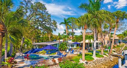 Imperial River VACATION GEM - Best Resort-Like Vacation on the Imperial River!