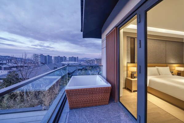 Suite, 3 Bedrooms (Hotspring Yard) | View from room