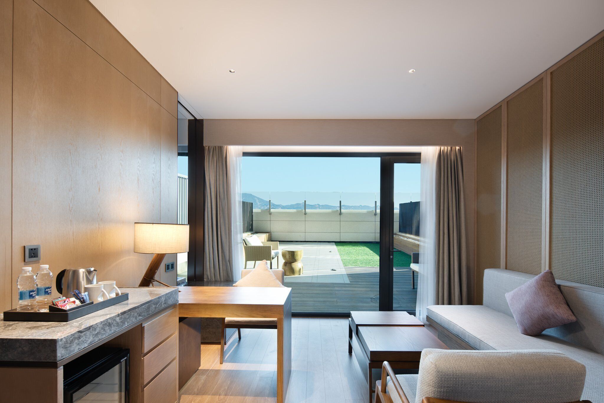 豪華大床溫泉房 | 獨特設計、獨特裝修、書桌、手提電腦工作空間