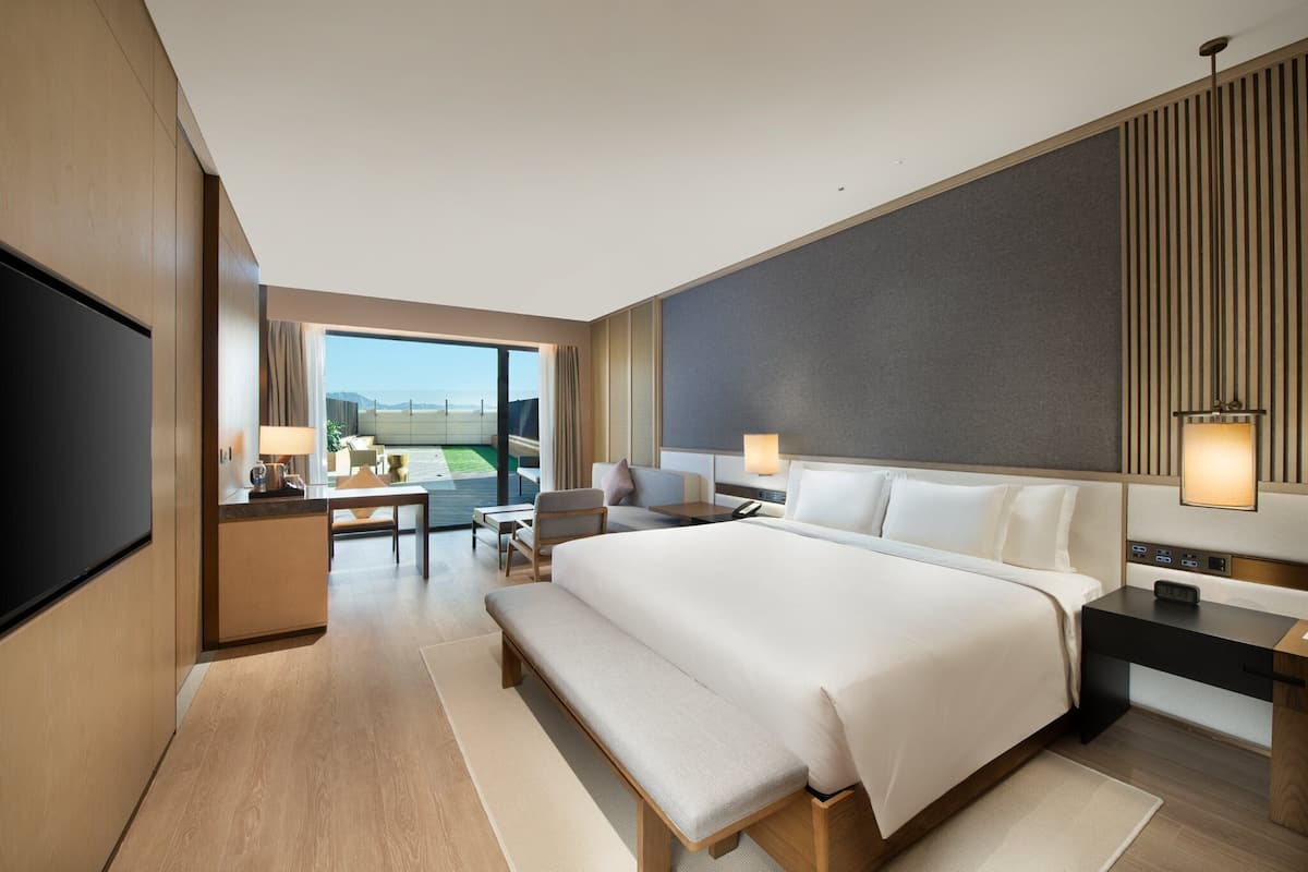 1 King bed Premium Hotspring | Individually decorated, individually furnished, desk, laptop workspace