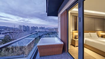 Suite, 3 Bedrooms (Hotspring Yard) | 1 bedroom, soundproofing, free WiFi, bed sheets