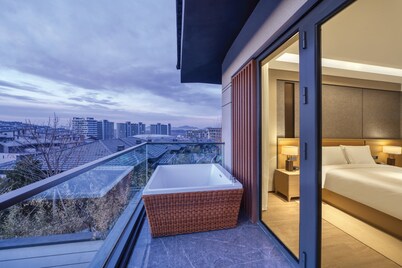 크라운 플라자 준화 핫 스프링 타운 바이 IHG