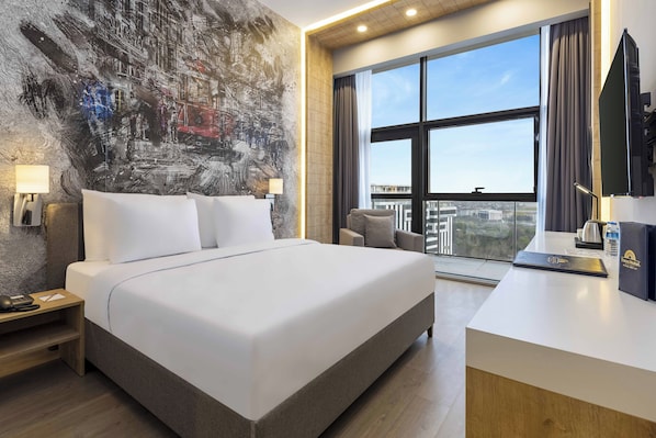 Bộ đồ giường cao cấp, minibar, két bảo mật tại phòng