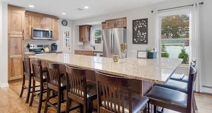 Weddings, Fall Festival or Getaway. This Is the House!