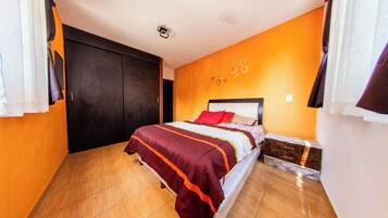 3 bedrooms, free WiFi, bed sheets