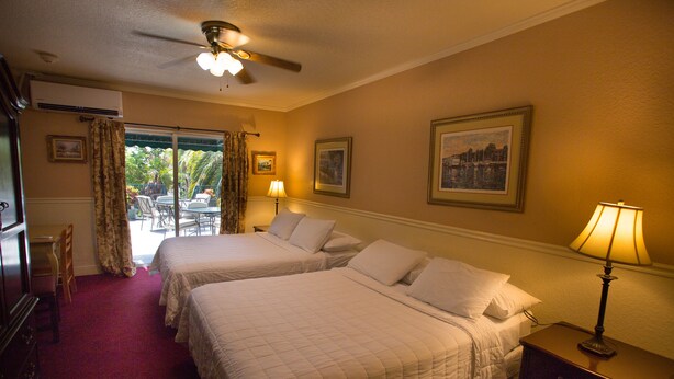 Unclassified image, 1 of 15, button - Hotel Redland (Homestead)
