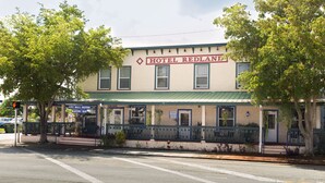 Unclassified image, 2 of 15, button - Hotel Redland (Homestead)