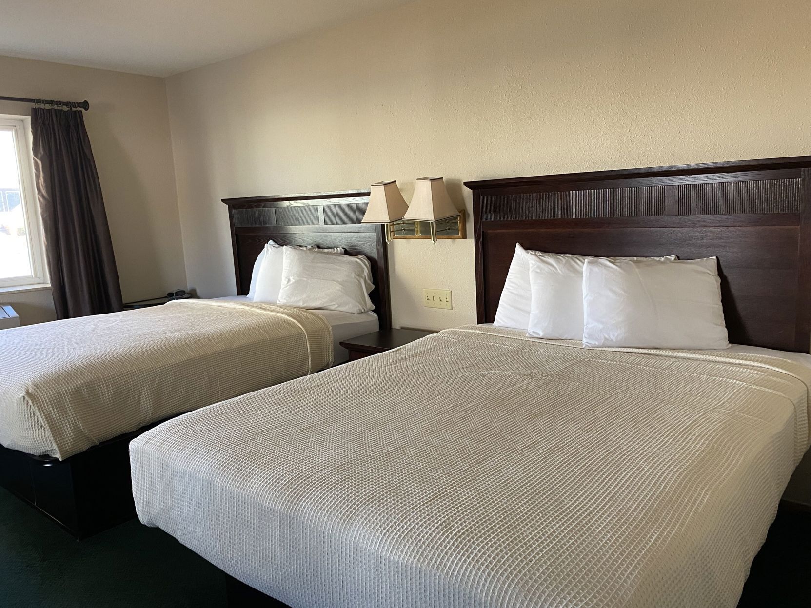 Iron/ironing board, free WiFi, bed sheets