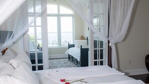 5 bedrooms, individually decorated, individually furnished - Bay Beach by Florida Keys Luxury Rentals (Key Largo)