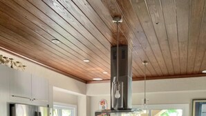 Private kitchen - Cukoos Nest by Florida Keys Luxury Rentals (Key Largo)