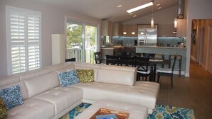 Living room - Cukoos Nest by Florida Keys Luxury Rentals (Key Largo)