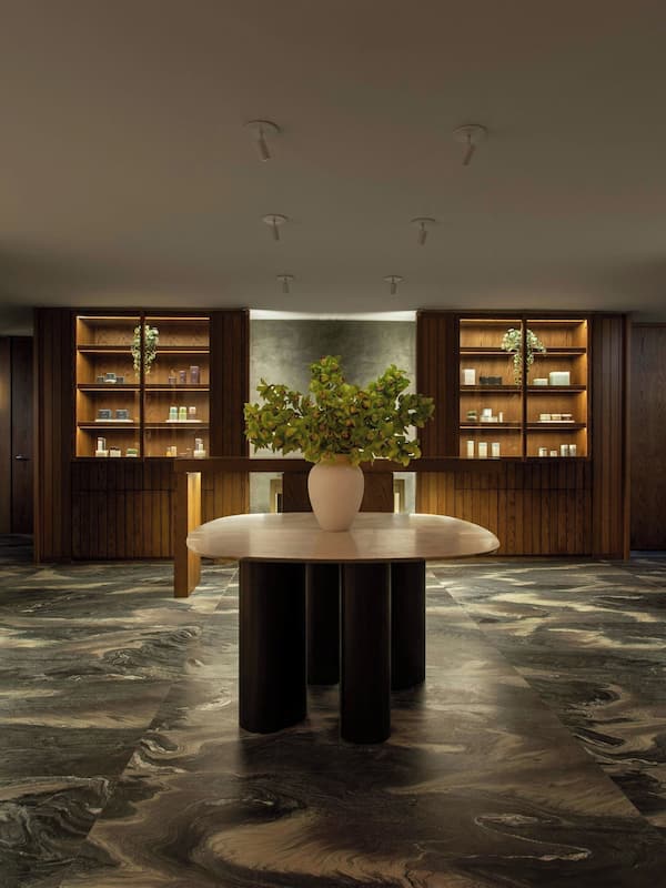 Couples treatment rooms, body treatments, aromatherapy