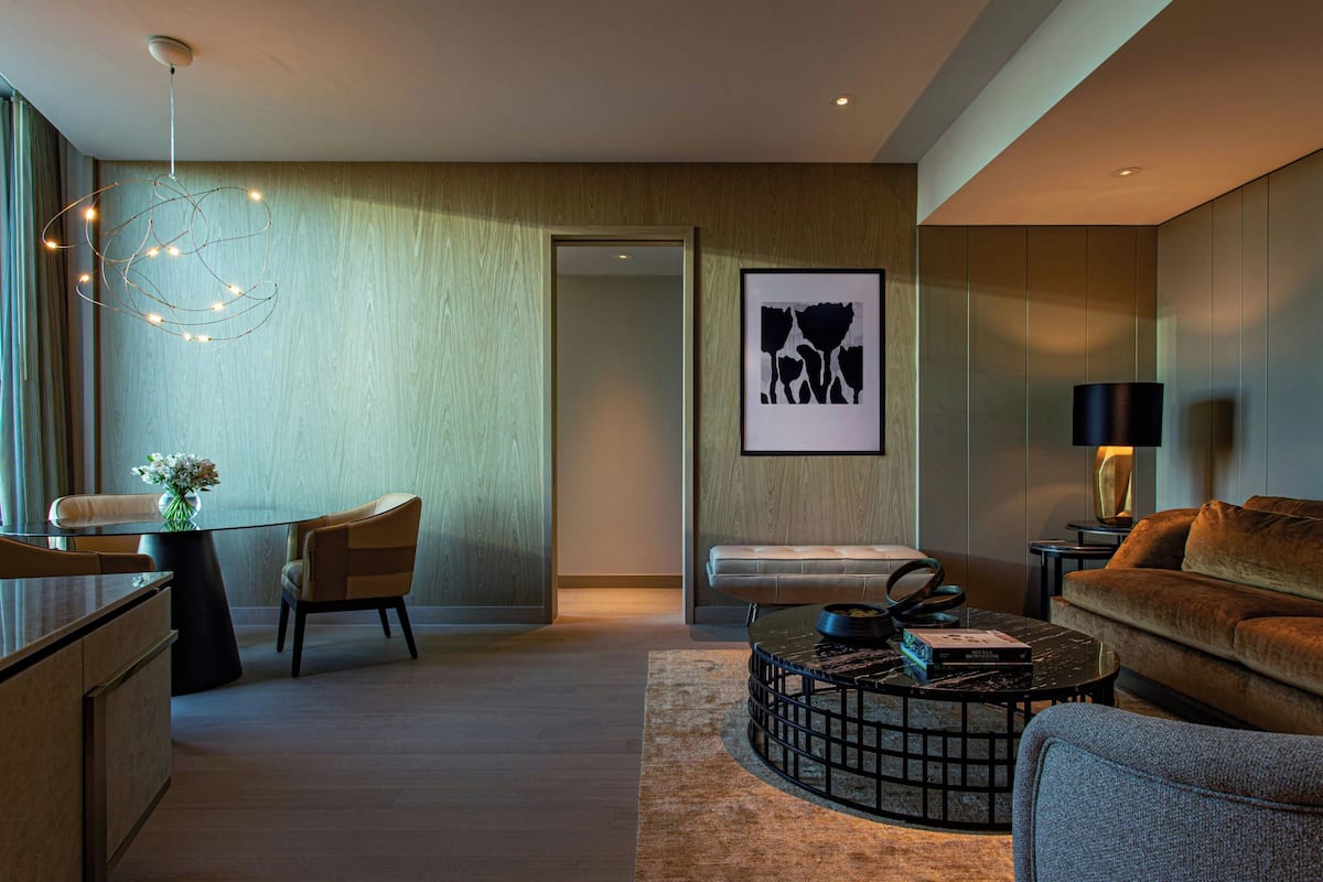 Suite, 1 Bedroom, Non Smoking | Living room | Flat-screen TV