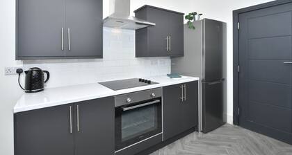 Townhouse @ 202 Walthall Street Crewe
