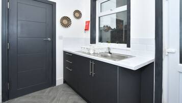 Ferienhaus, eigenes Bad | Gemeinschaftsküche