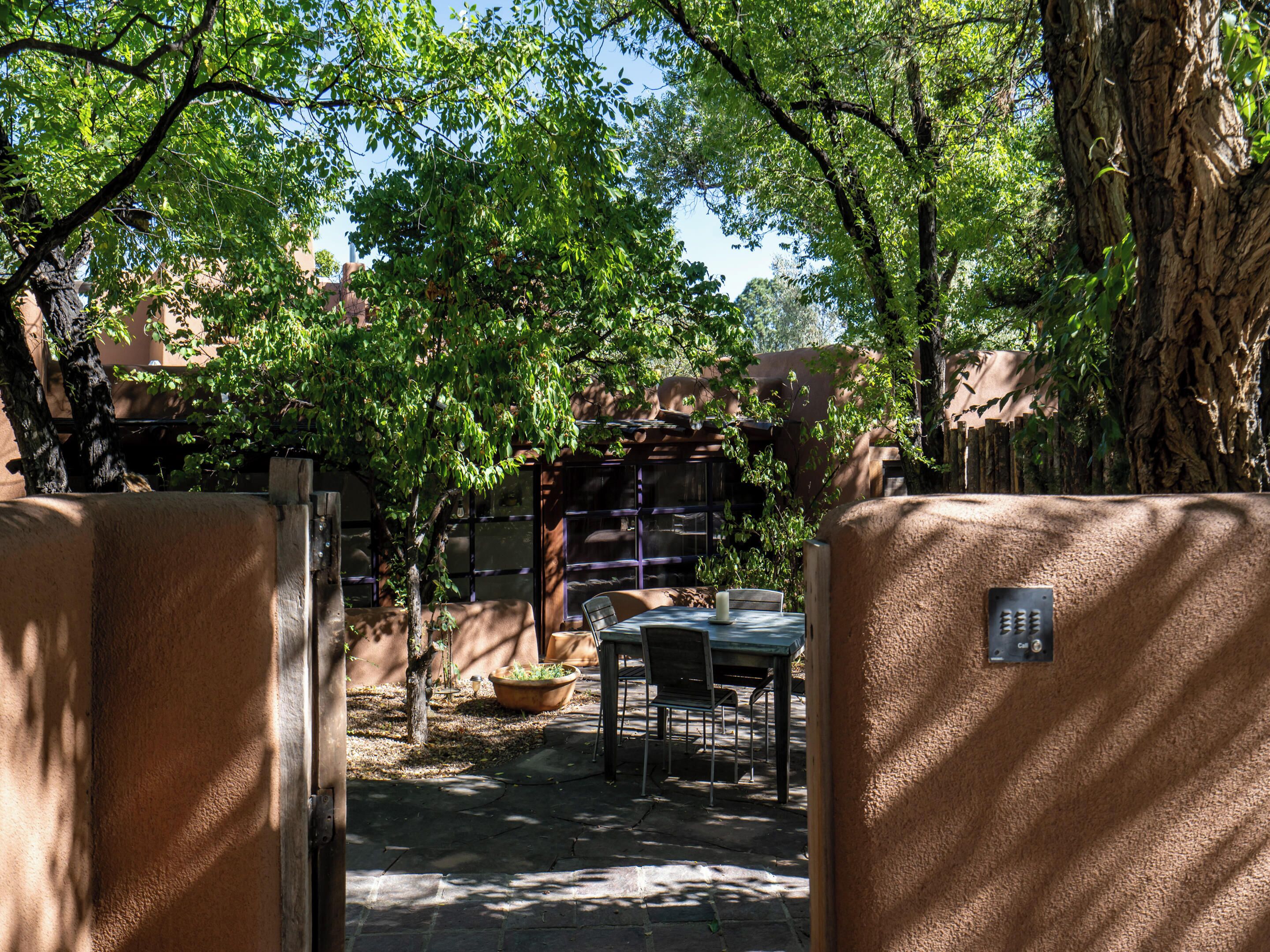 House (2 Bedrooms) | Property amenity