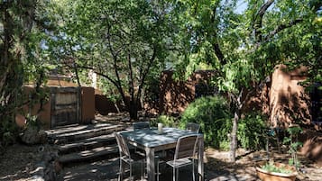 House (2 Bedrooms) | Property amenity