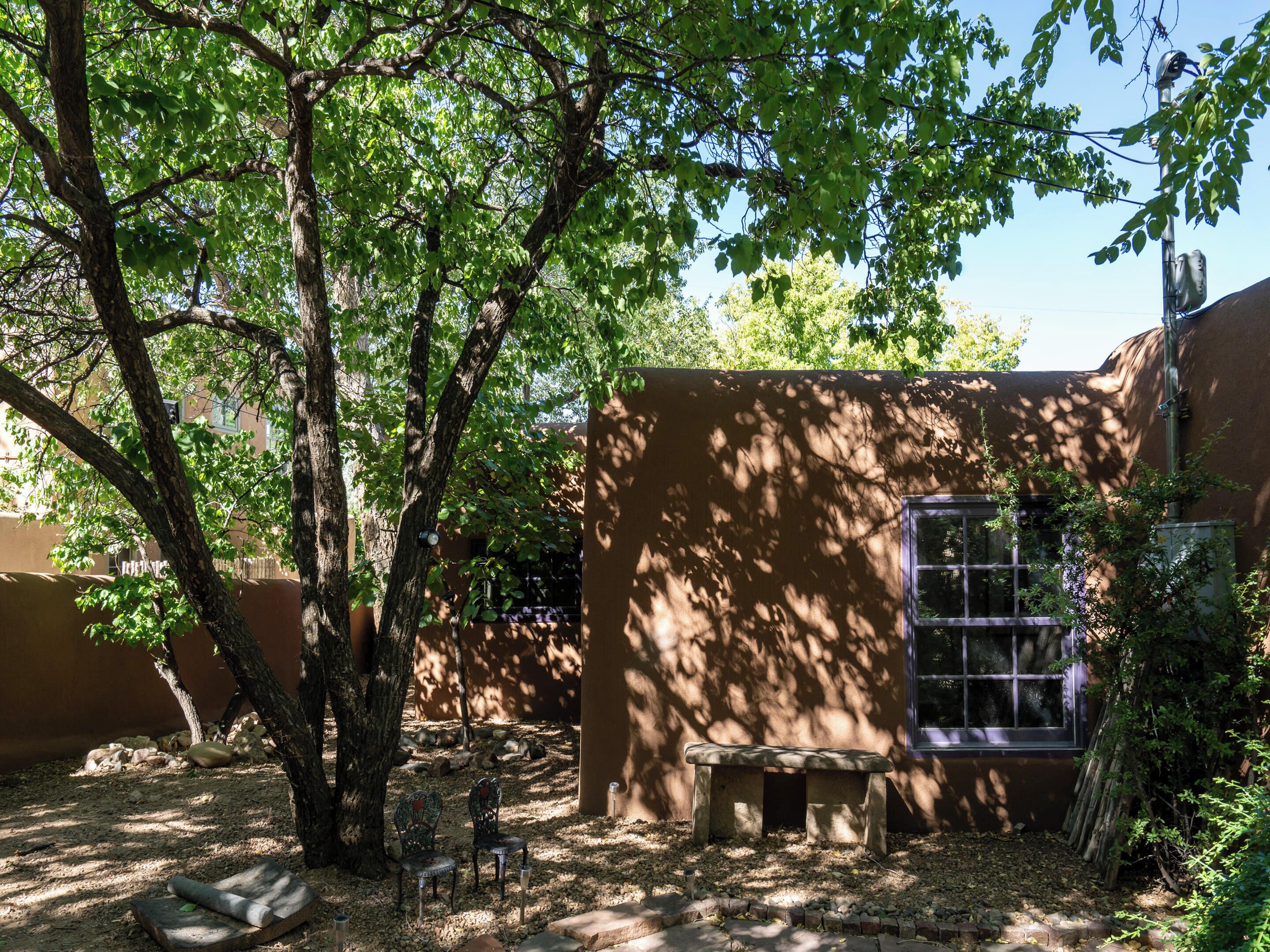 House (2 Bedrooms) | Property amenity