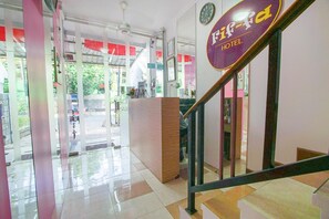 Lobby - OYO 3808 Fif fa Hotel Kauman (Malang)