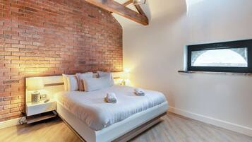 4 bedrooms, free WiFi, bed sheets