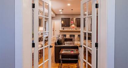 Downtown Adobe - 3 bedroom