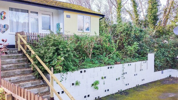 Exterior - Two Peas in a pod is a perfect romantic getaway in Aberaeron. (Aberaeron)