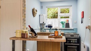 Private kitchen - Two Peas in a pod is a perfect romantic getaway in Aberaeron. (Aberaeron)