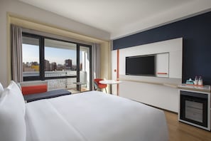 Minibar, escritorio, insonorización y wifi gratis 