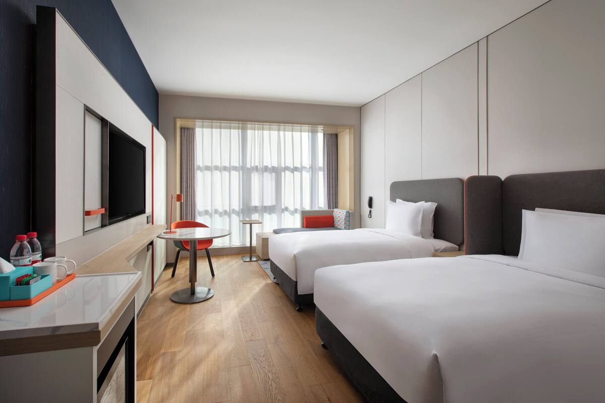 Minibar, skrivebord, lydisolert og wi-fi (inkludert)