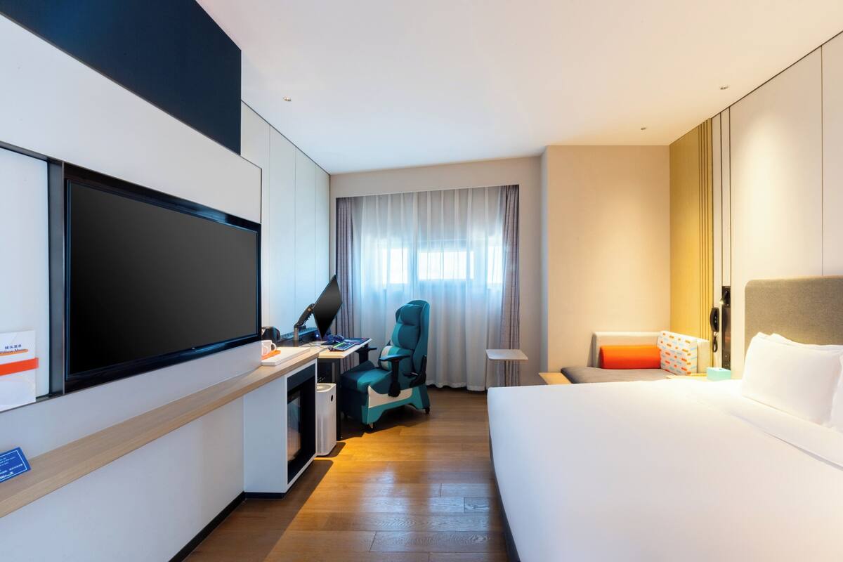 Rom – standard, 1 kingsize-seng (eGaming Area) | Minibar, skrivebord, lydisolert og wi-fi (inkludert)