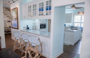 House, 5 Bedrooms | Private kitchen