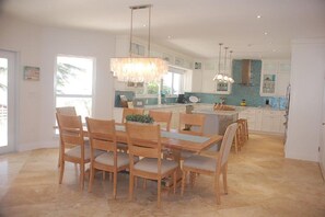 Private kitchen - Serenity by Florida Keys Luxury Rentals (Islamorada)